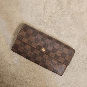 Louis Vitton Damier Sarah wallet